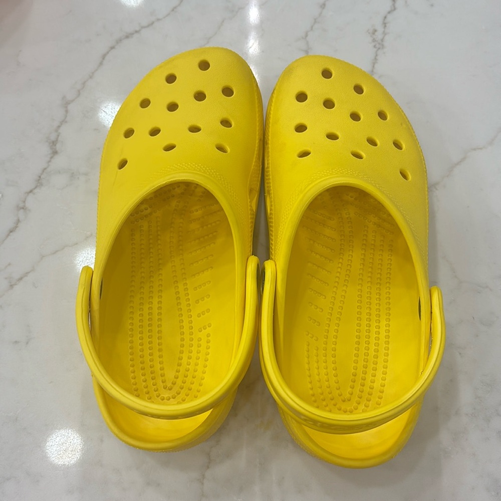 Crocs M9/W11 EUC
